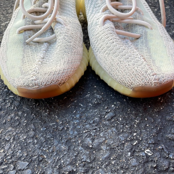 Yeezy 350 V2 | GUC | Size 9.5 | 779001 | No Box - Picture 5 of 12